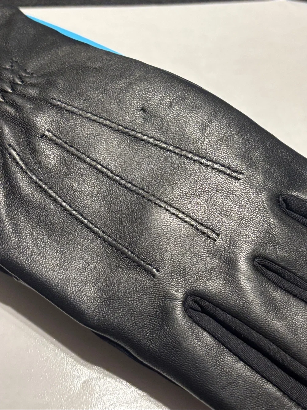 Isotoner Women's Touchscreen Gloves in Black - Picture 10 of 10